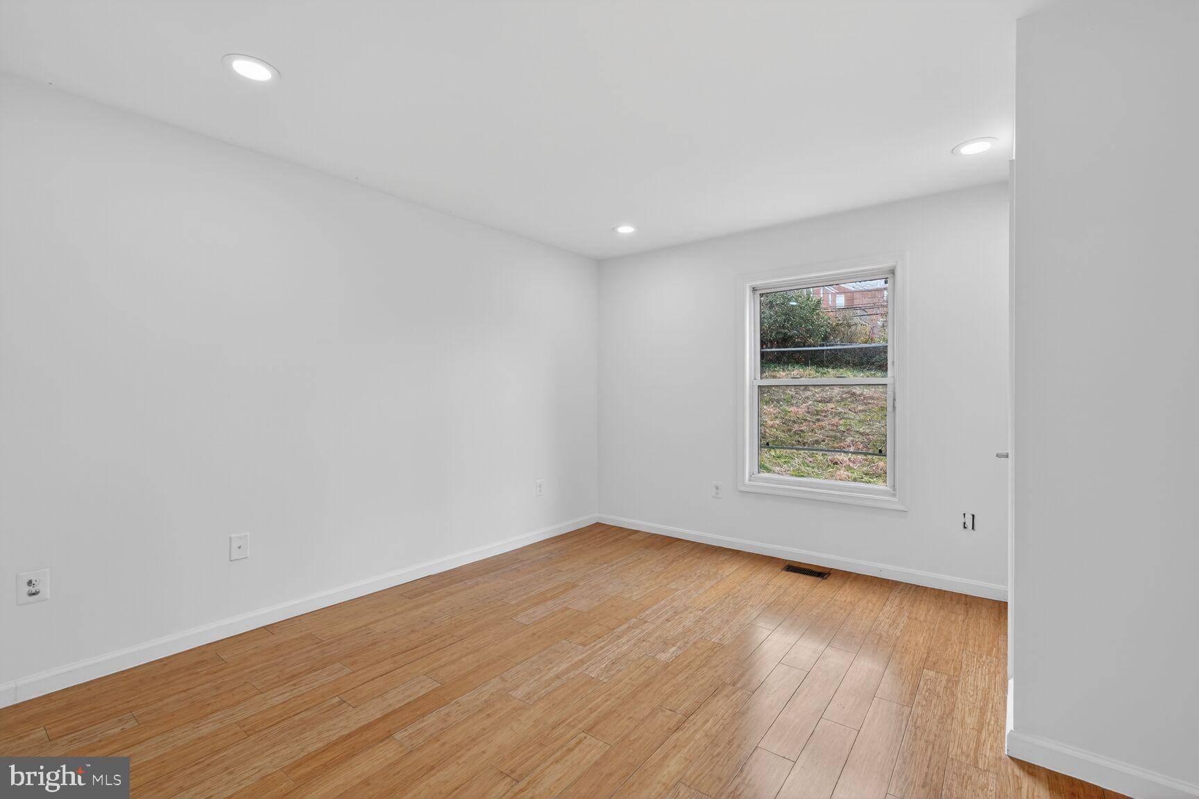 1242 ANACOSTIA ROAD SE