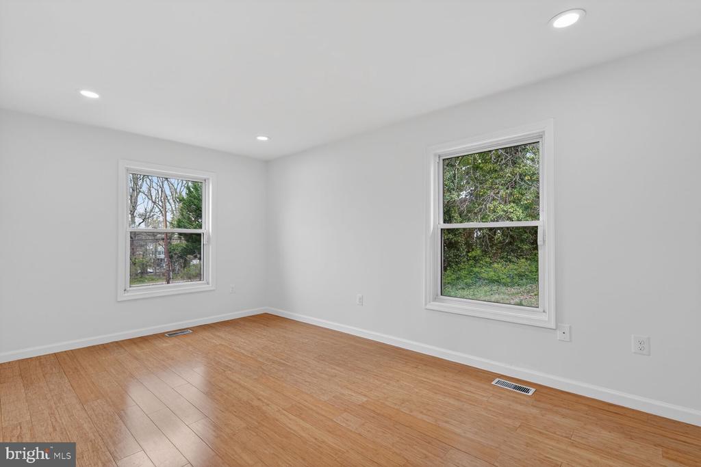 1242 ANACOSTIA ROAD SE