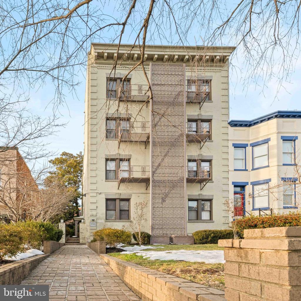 116 NORTH CAROLINA AVENUE SE 102