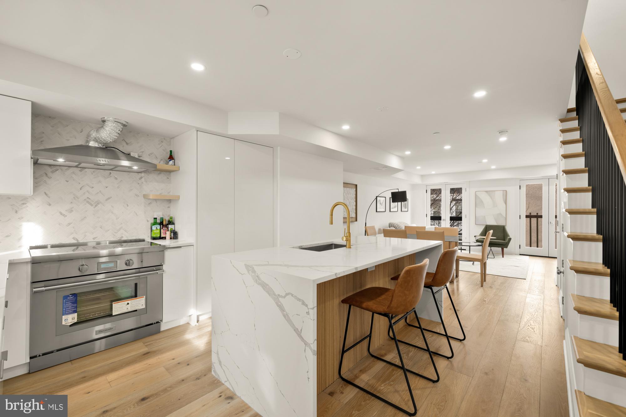 1202 POTOMAC STREET NW T6