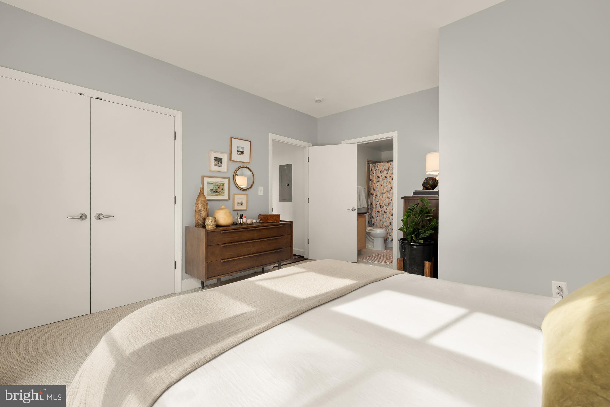 150 V STREET NW V204