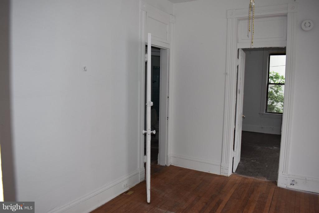 1605 15TH STREET NW