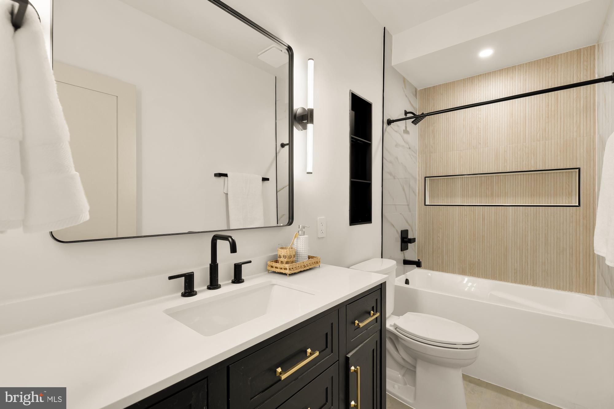 1463 HARVARD STREET NW PH7