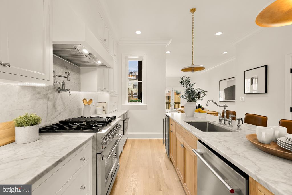 25 T STREET NW