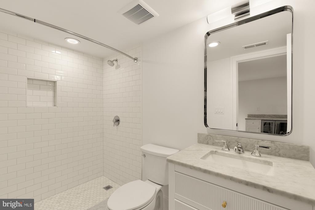 25 T STREET NW
