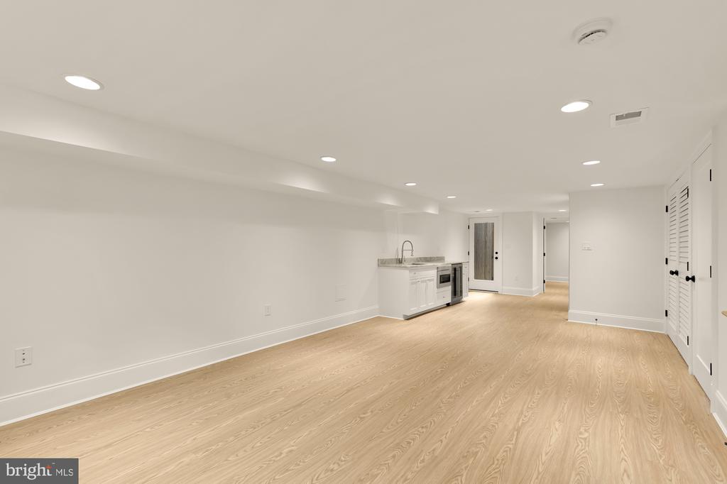 25 T STREET NW