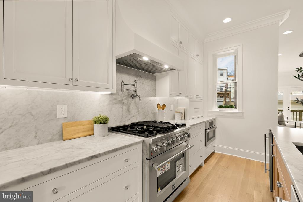 25 T STREET NW