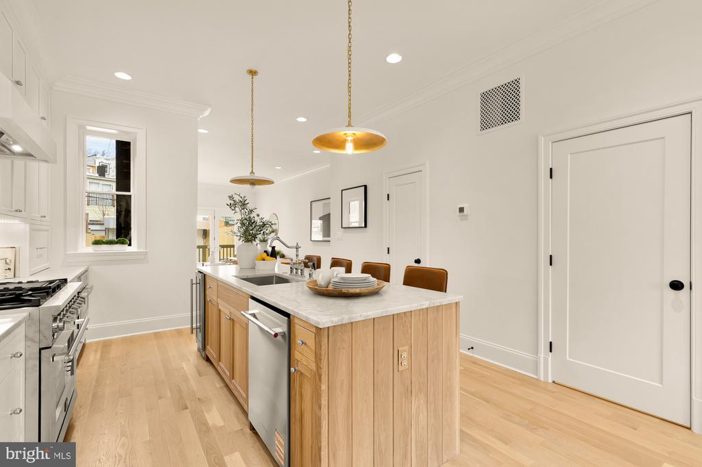 25 T STREET NW