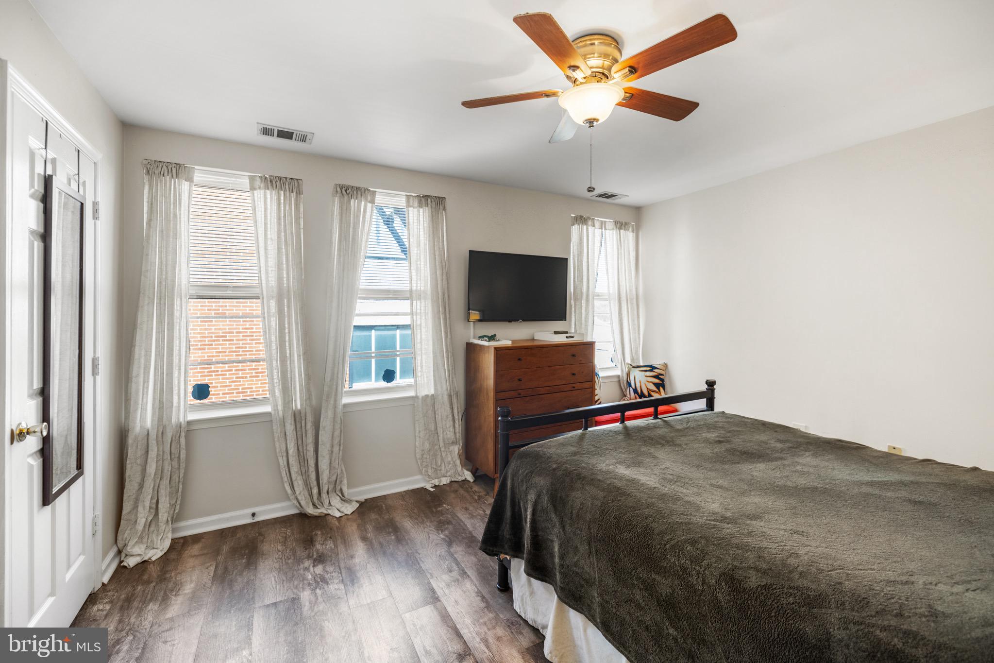 1210 PERRY STREET NE 201