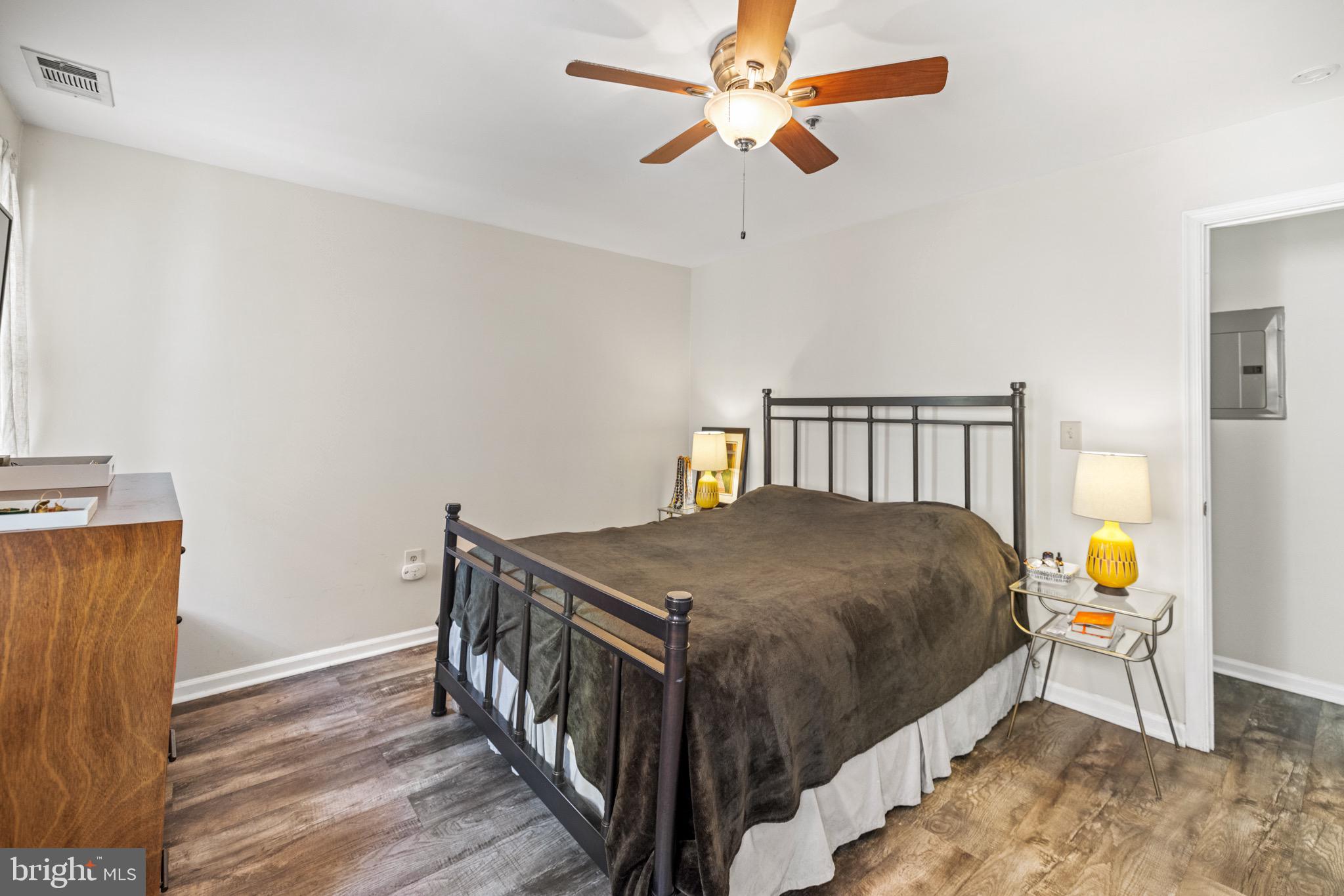 1210 PERRY STREET NE 201