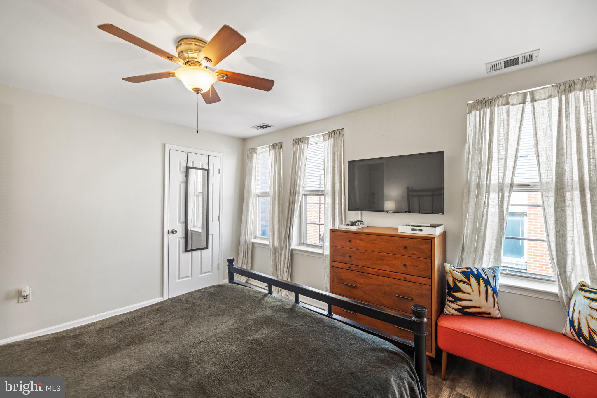 1210 PERRY STREET NE 201