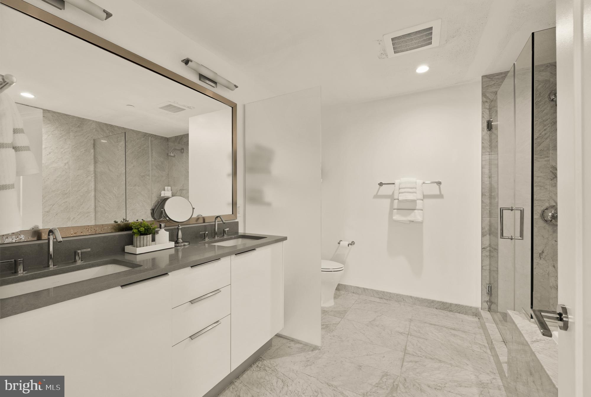 45 SUTTON SQUARE SW 906