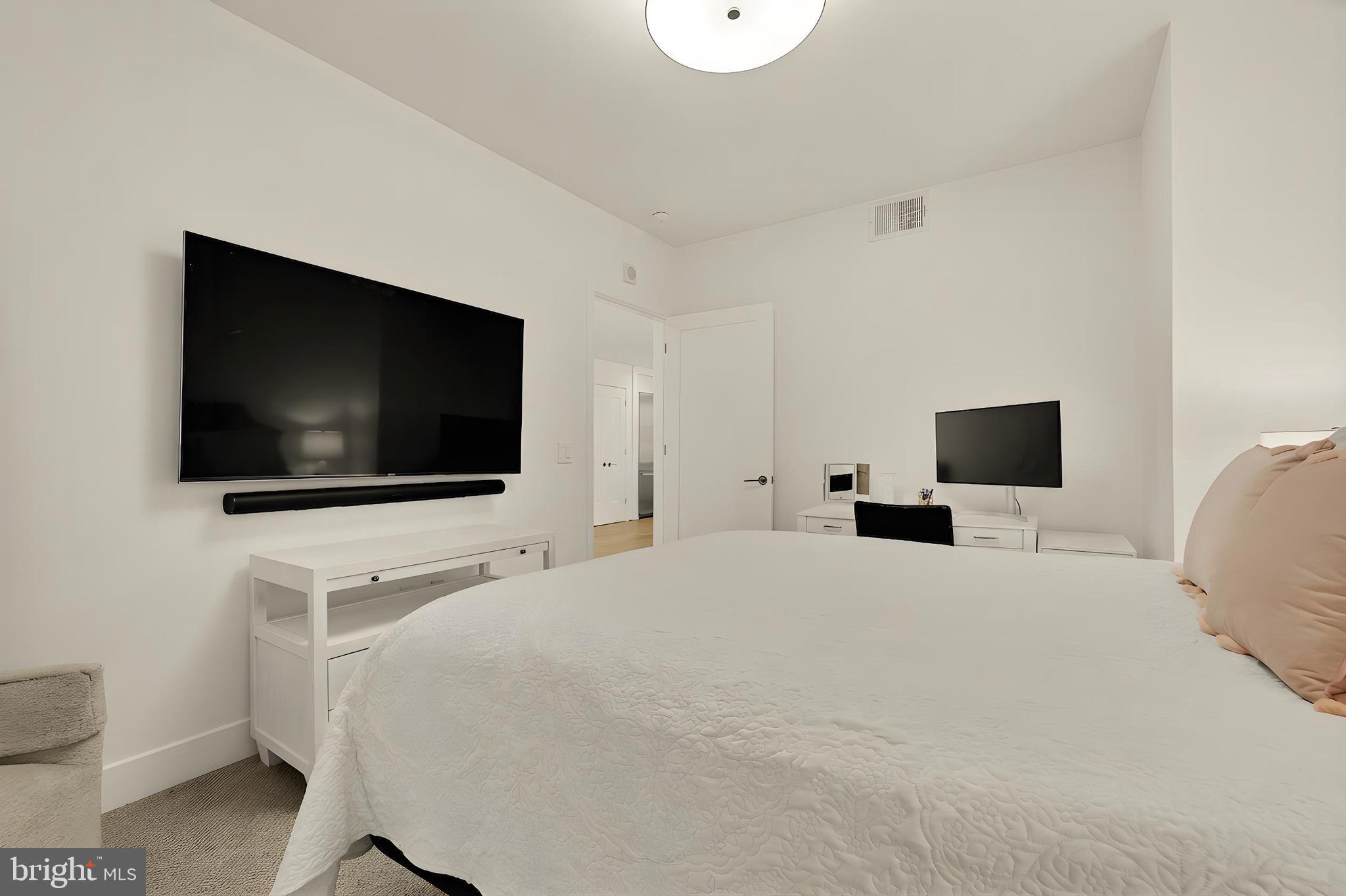 45 SUTTON SQUARE SW 906