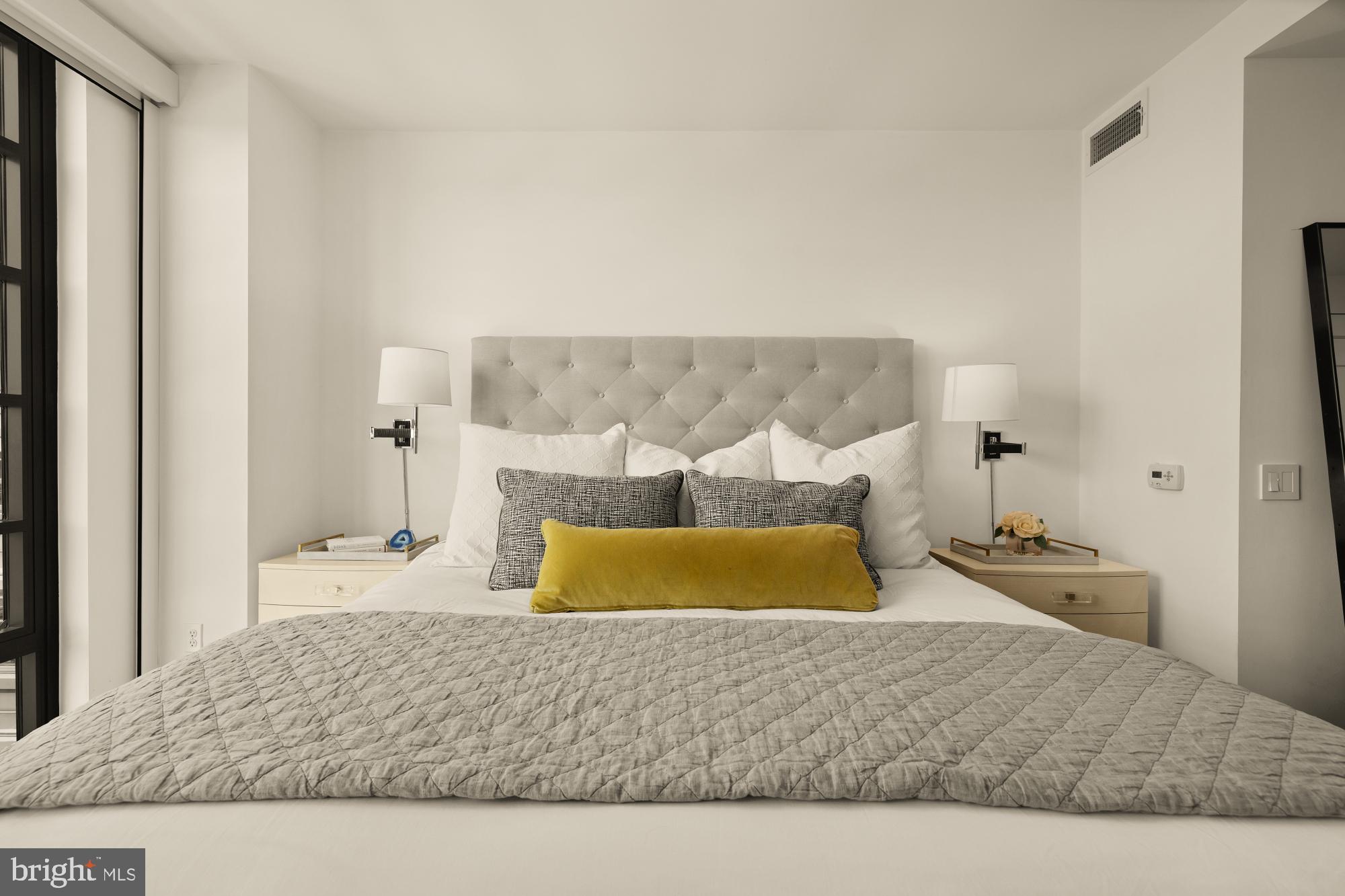 45 SUTTON SQUARE SW 906