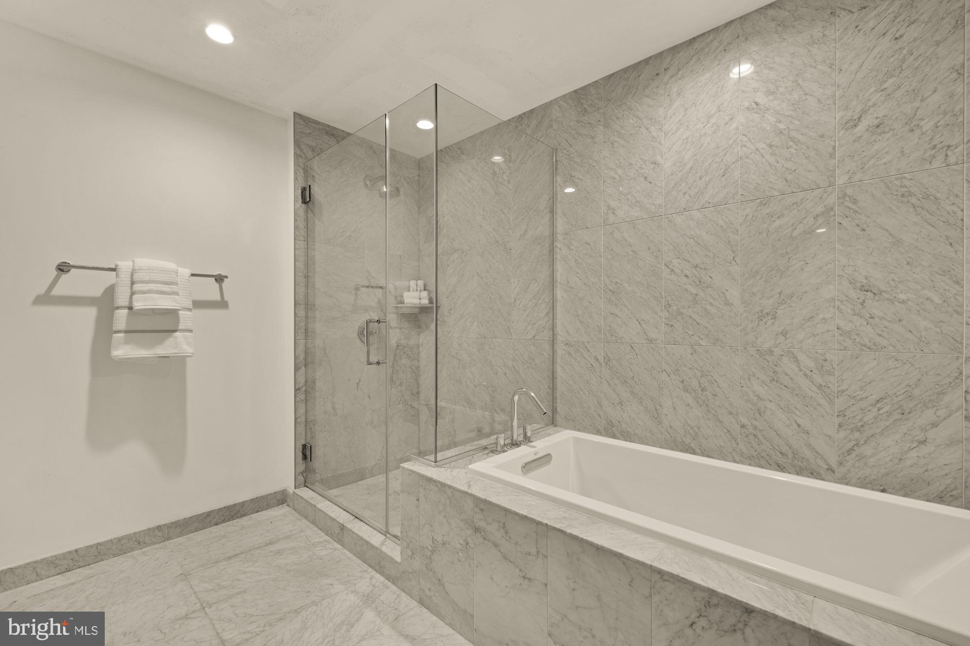 45 SUTTON SQUARE SW 906