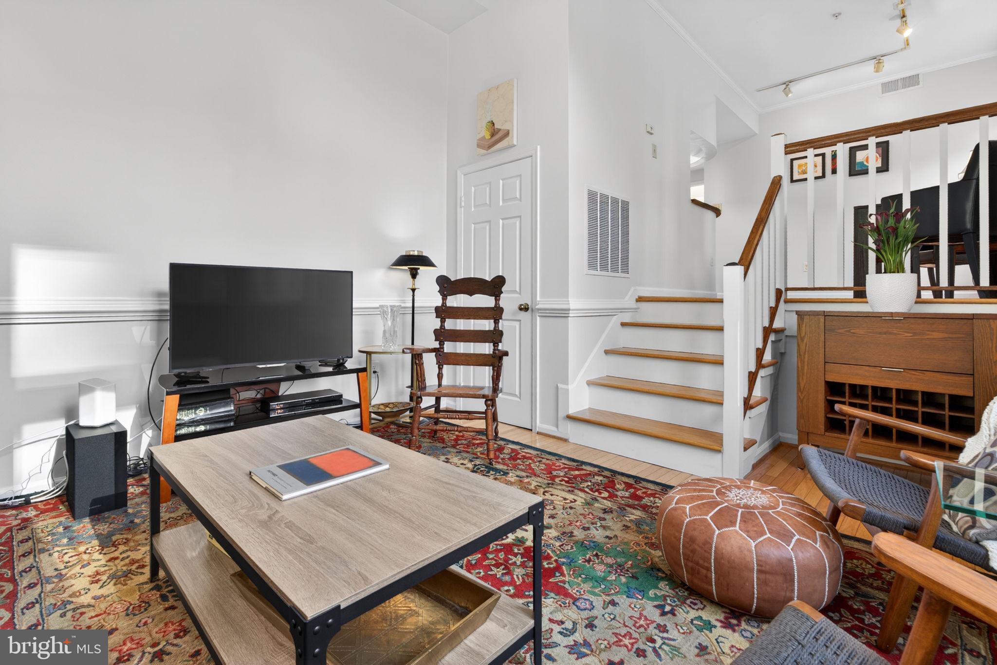 1619 R STREET NW 101