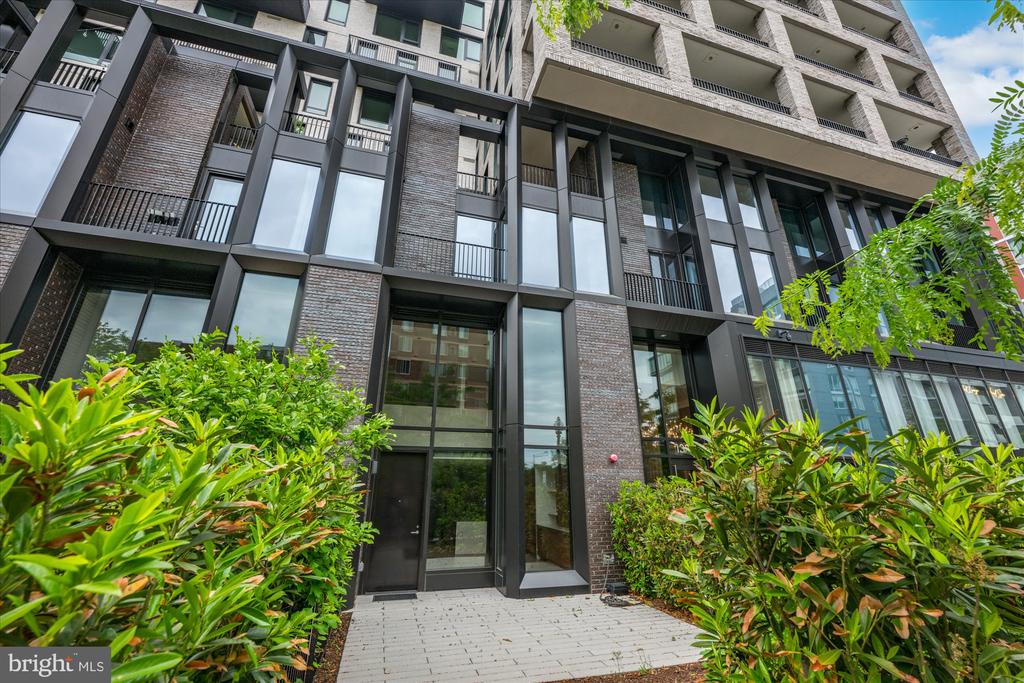 1336 8TH STREET NW Unit: TH5