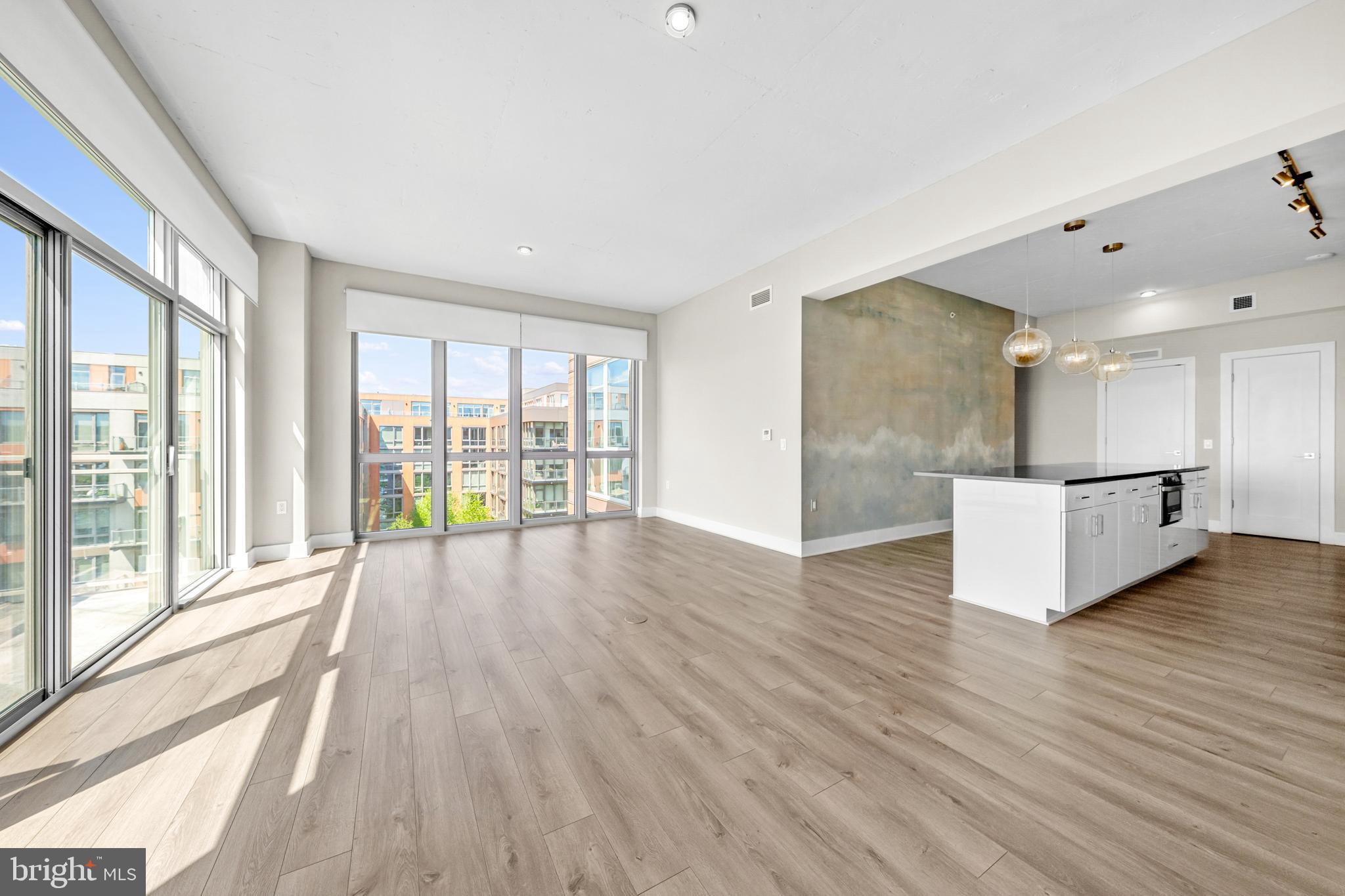 88 V STREET SW 808