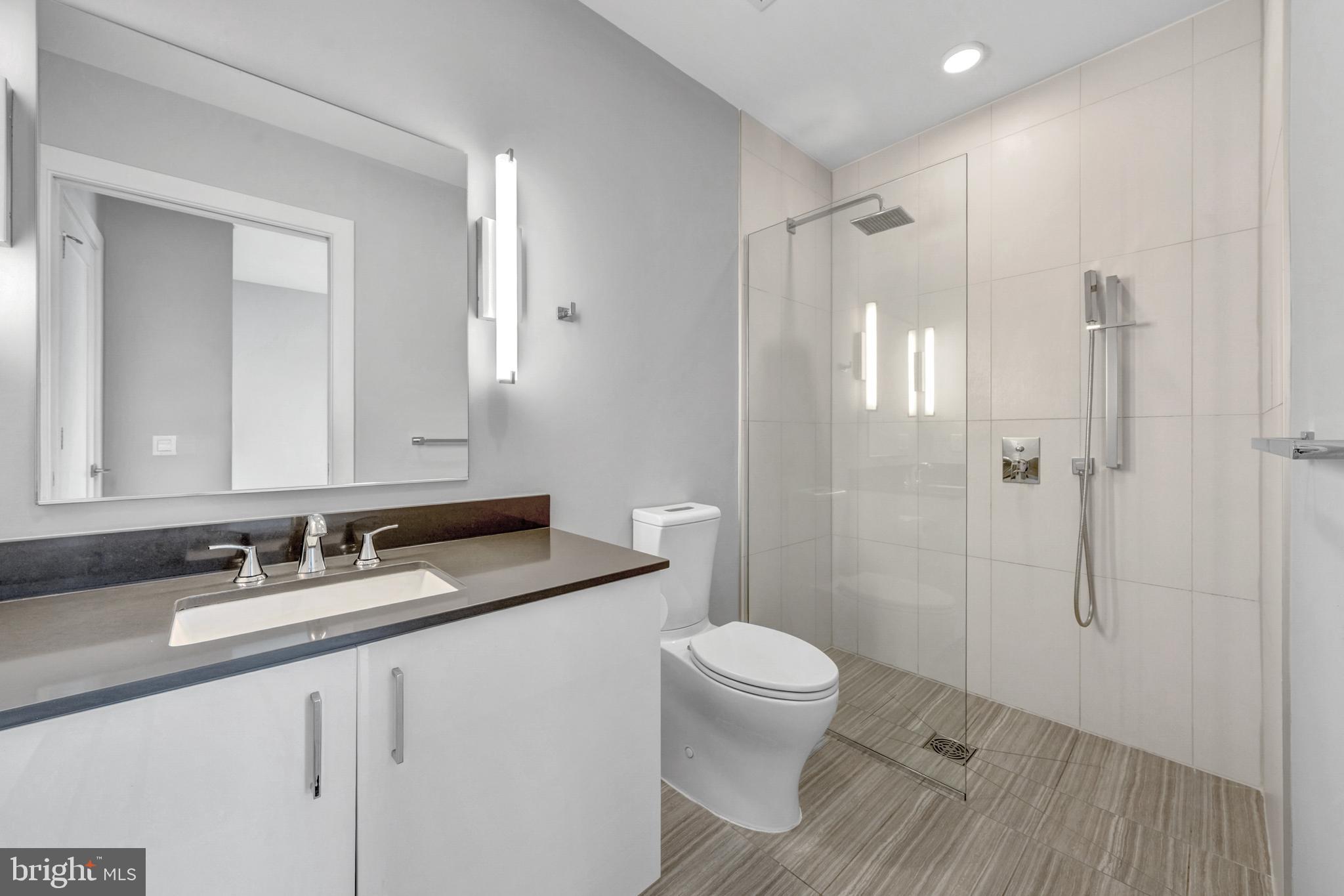 88 V STREET SW 808