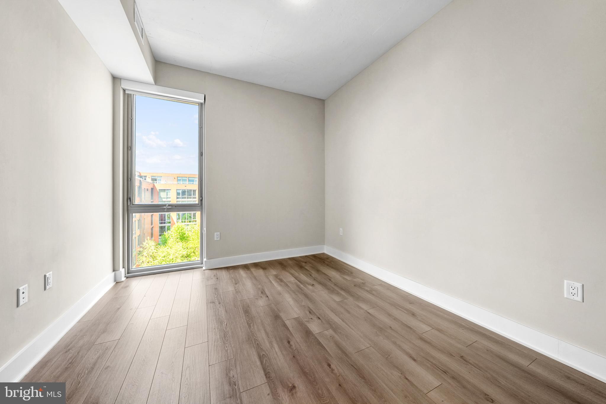 88 V STREET SW 808