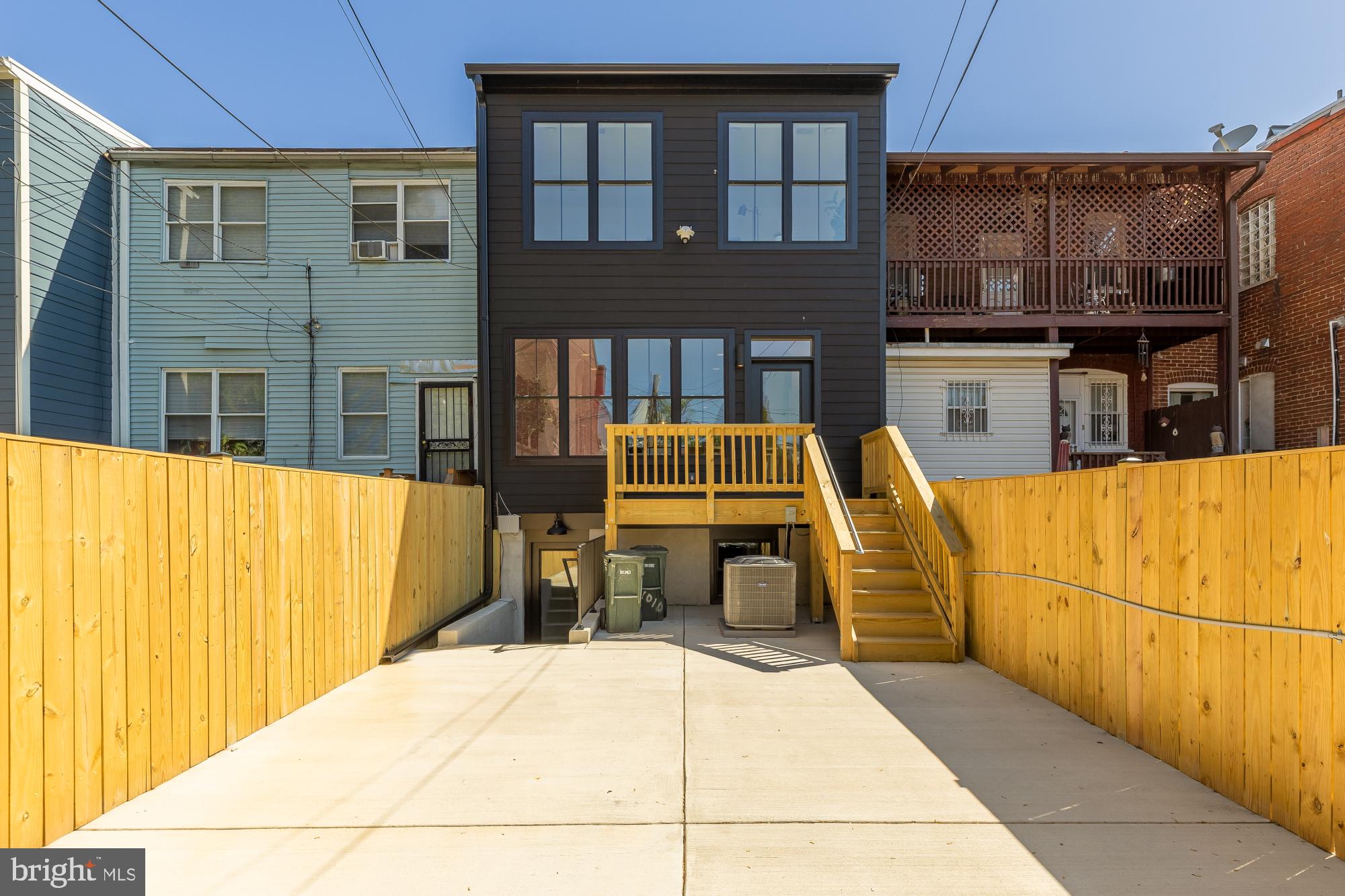 1010 I STREET NE