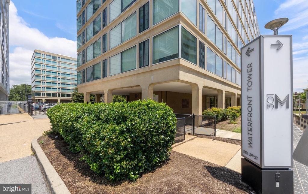 1101 3RD STREET SW Unit: 114