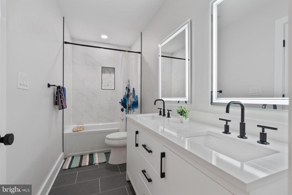 615 IRVING STREET NW Unit: 1