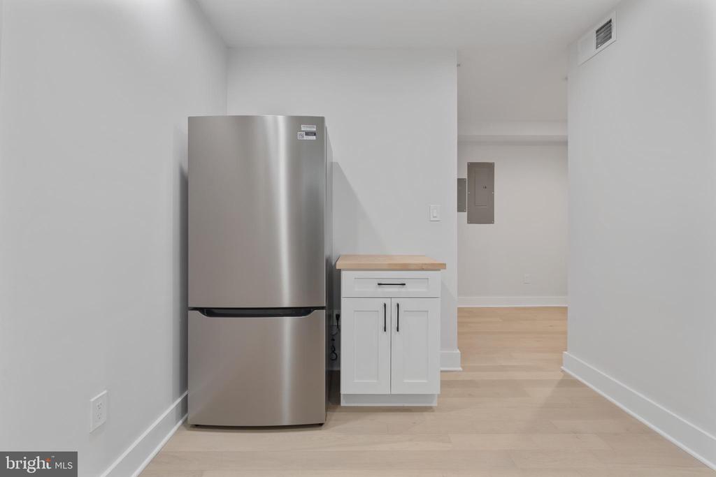 615 IRVING STREET NW Unit: 1