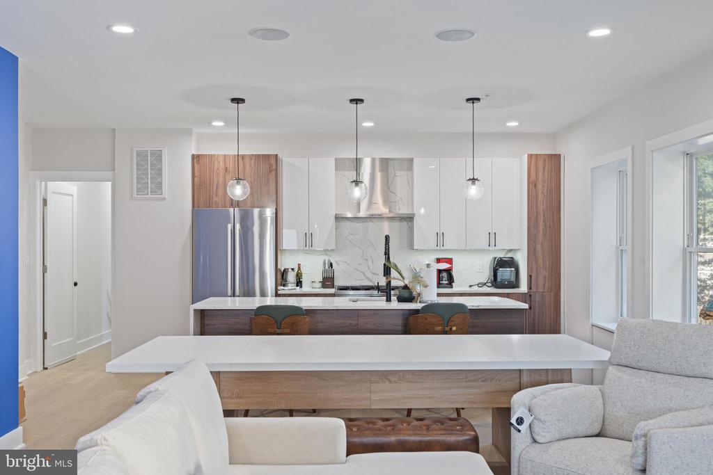 615 IRVING STREET NW Unit: 1