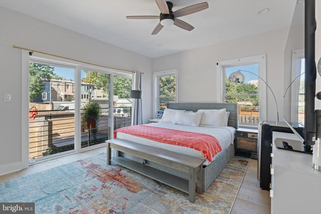 615 IRVING STREET NW Unit: 1