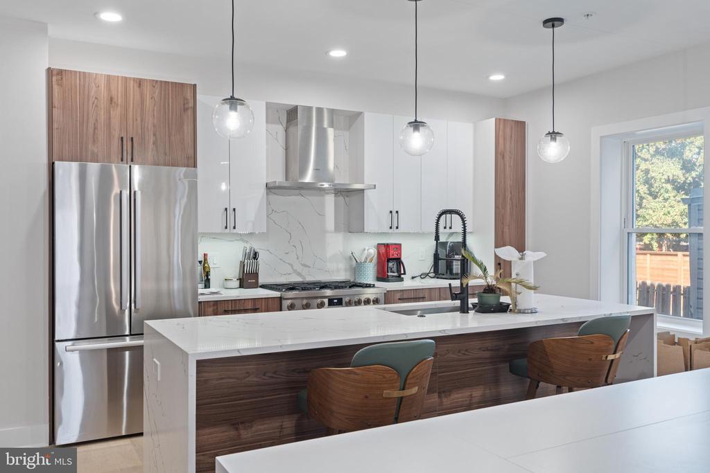 615 IRVING STREET NW Unit: 1