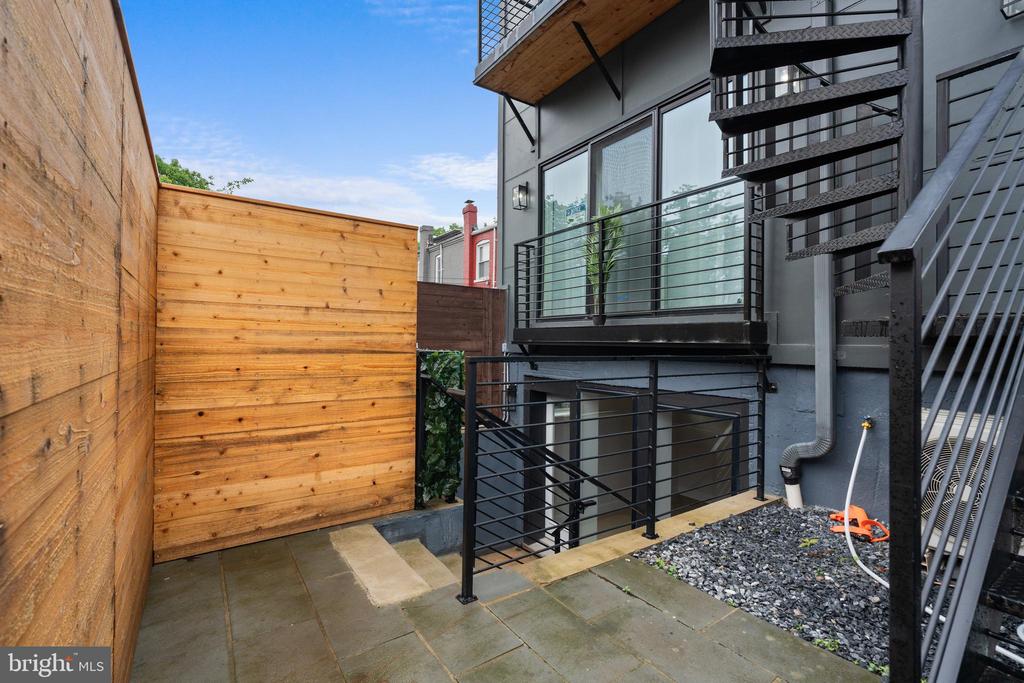 615 IRVING STREET NW Unit: 1