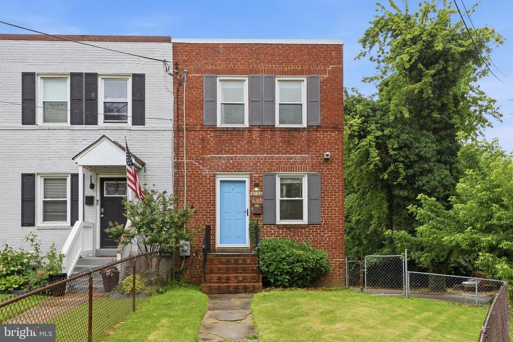 3101 E STREET SE