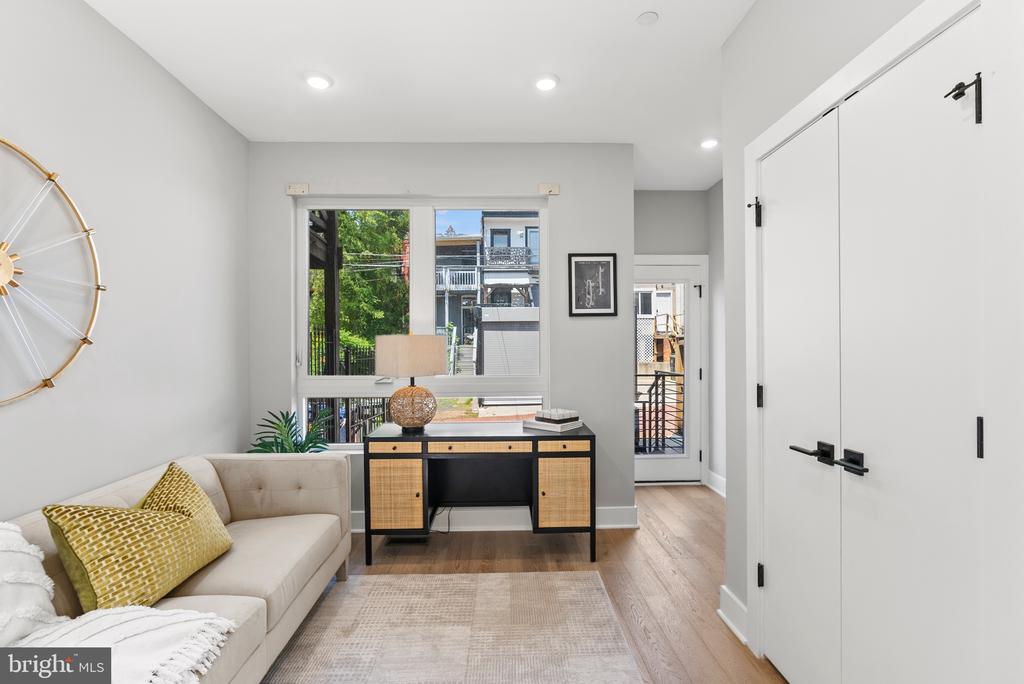 26 TODD PLACE NE 1