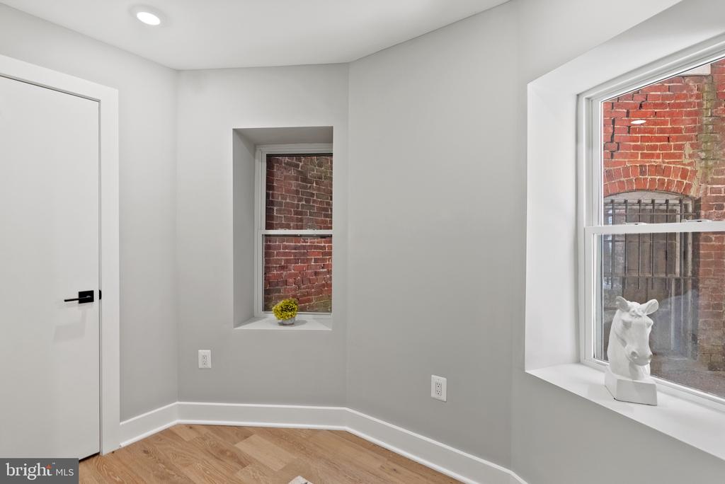 26 TODD PLACE NE 1