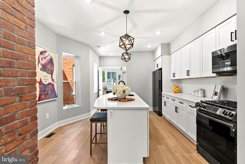 26 TODD PLACE NE 1
