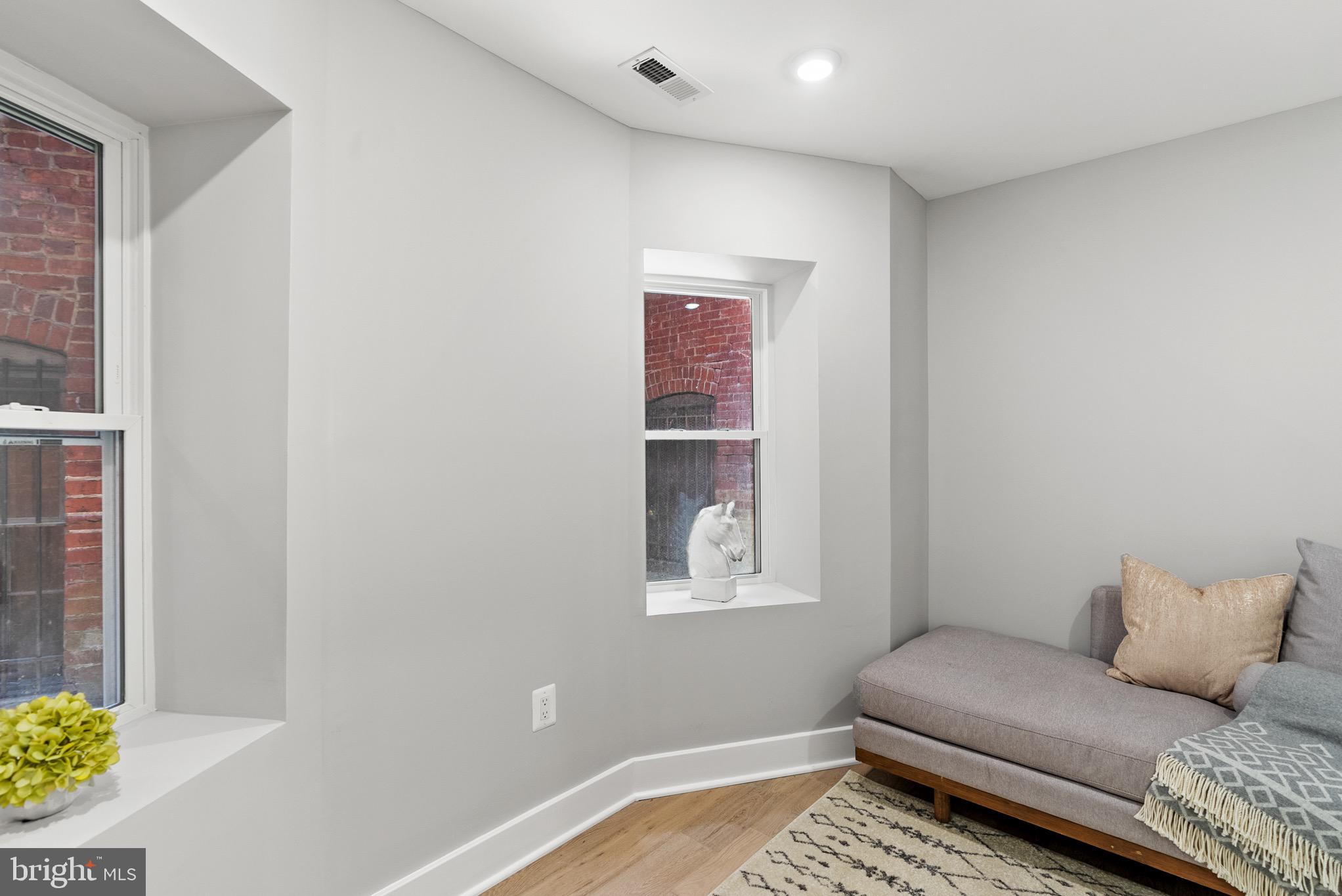 26 TODD PLACE NE 1
