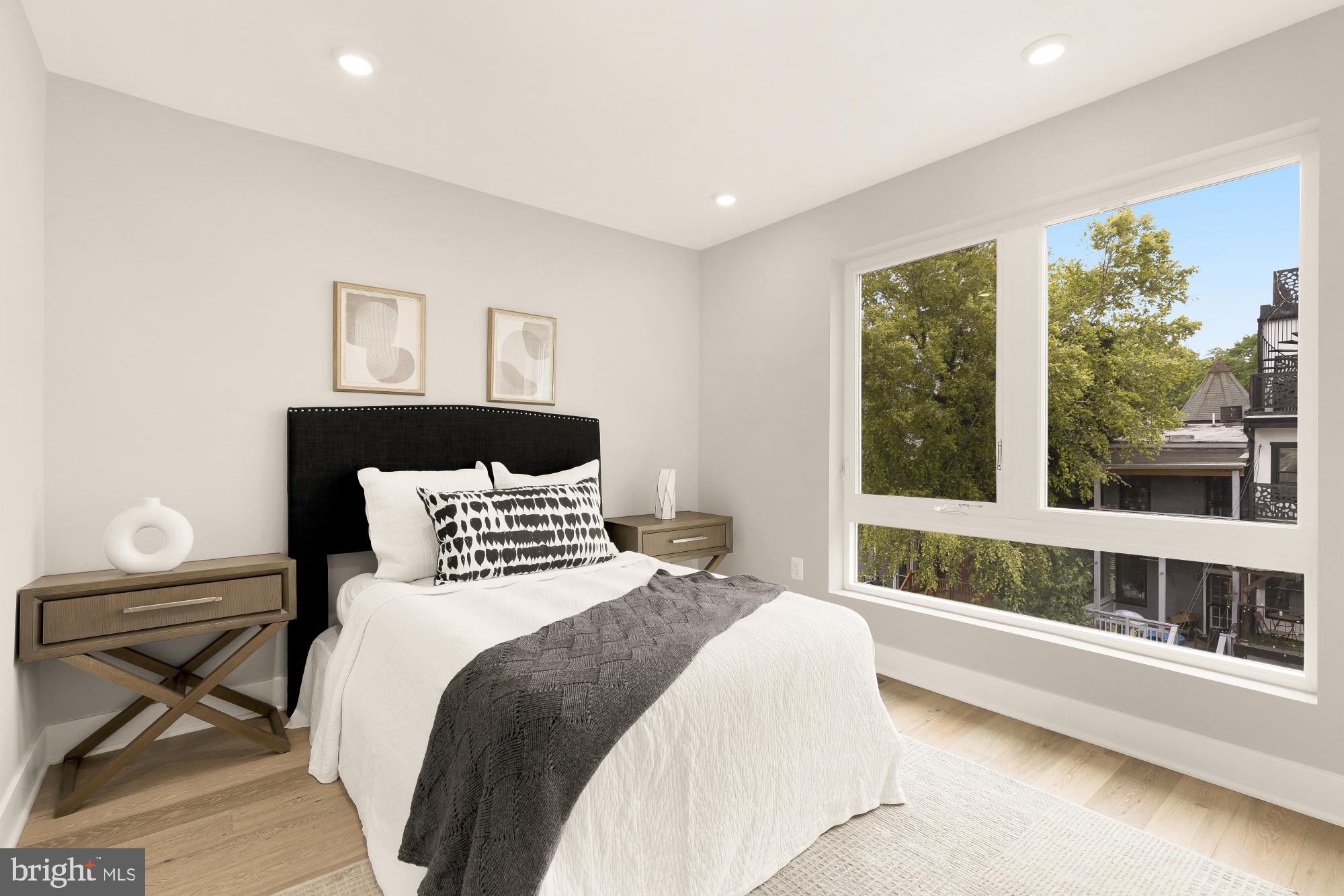 26 TODD PLACE NE 2