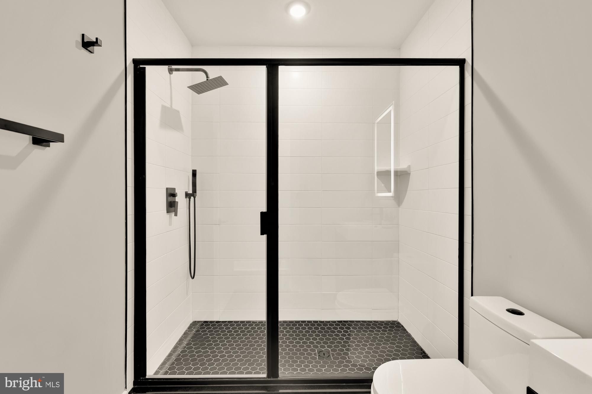 26 TODD PLACE NE 2