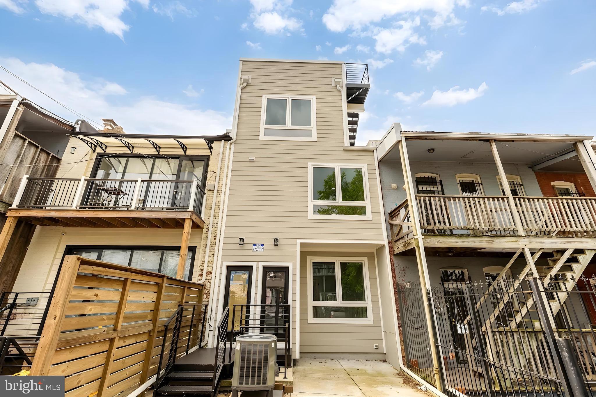 26 TODD PLACE NE 2