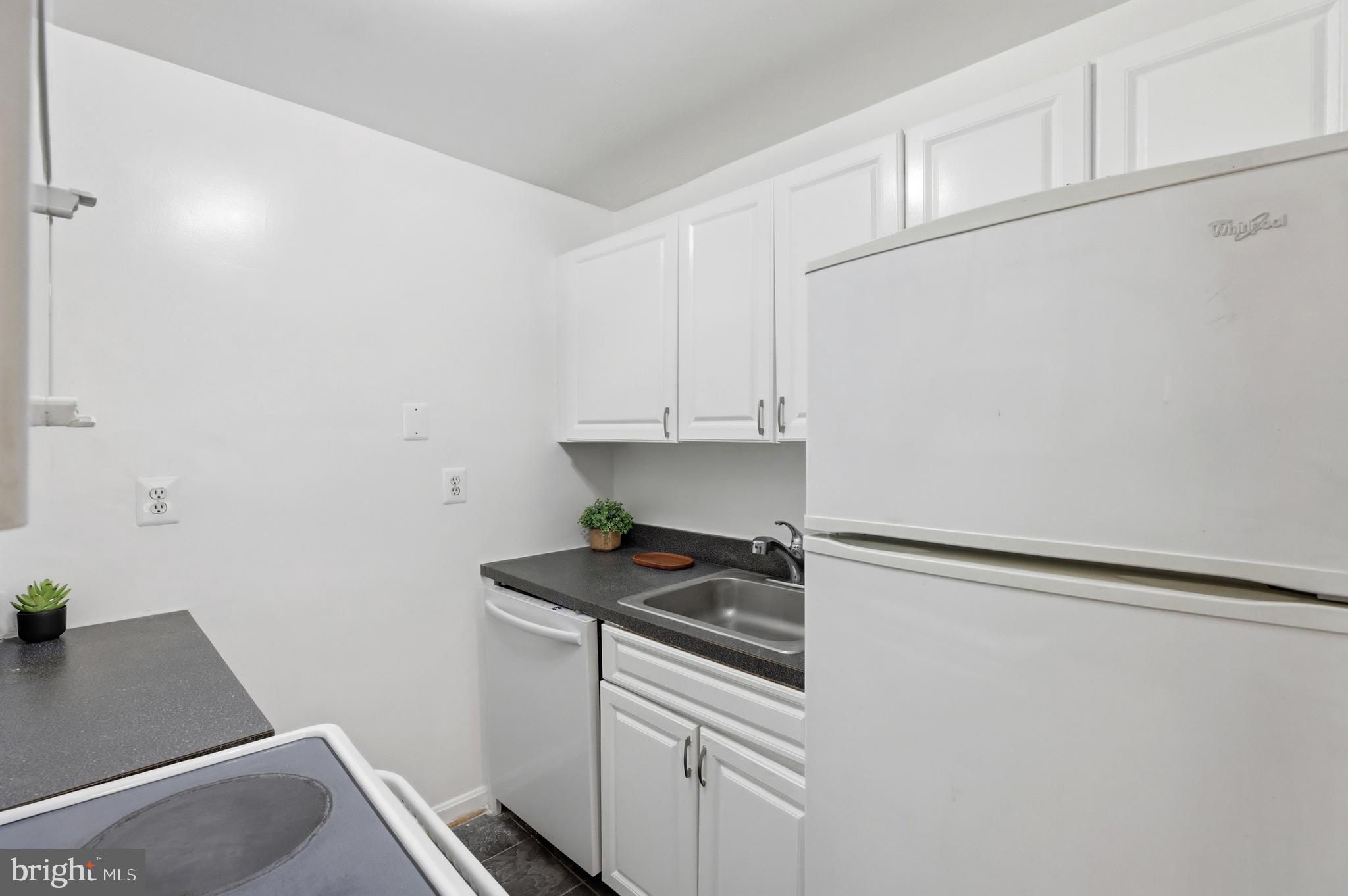 610 LONGFELLOW STREET NW 305
