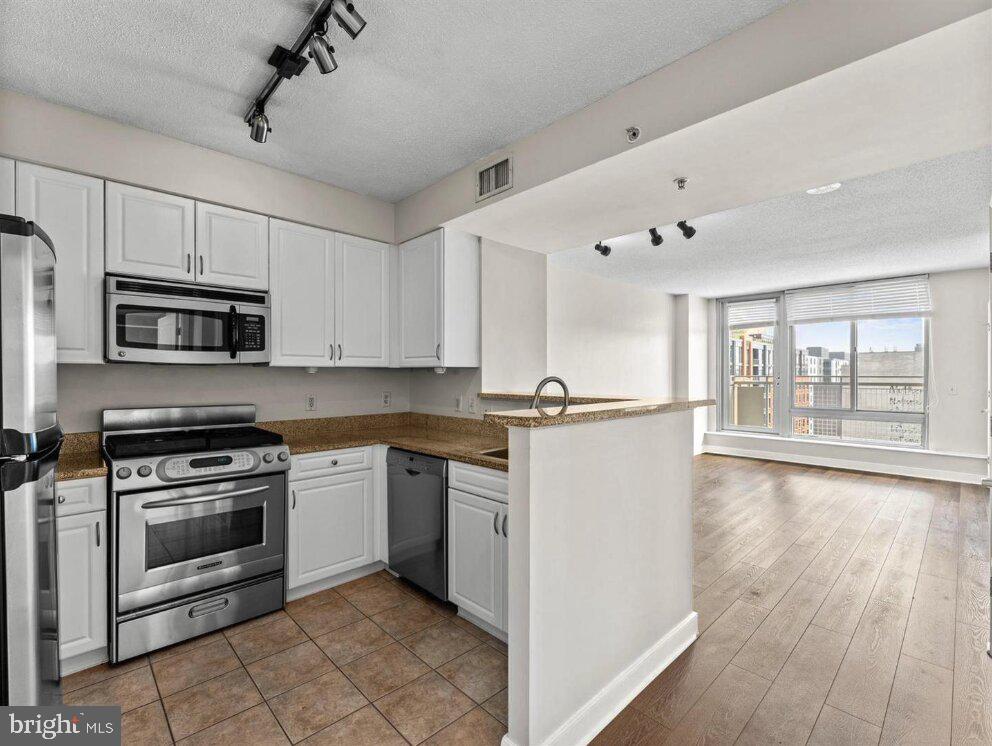 555 MASSACHUSETTS AVENUE NW 1307