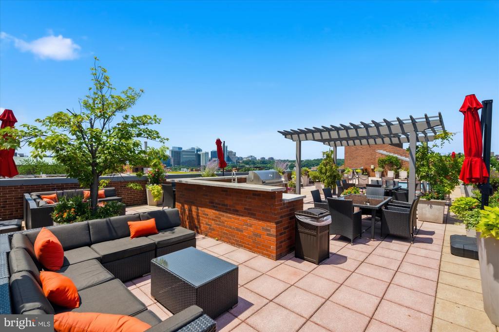 3251 PROSPECT STREET NW Unit: 304