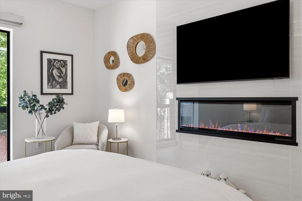 3251 PROSPECT STREET NW Unit: 304