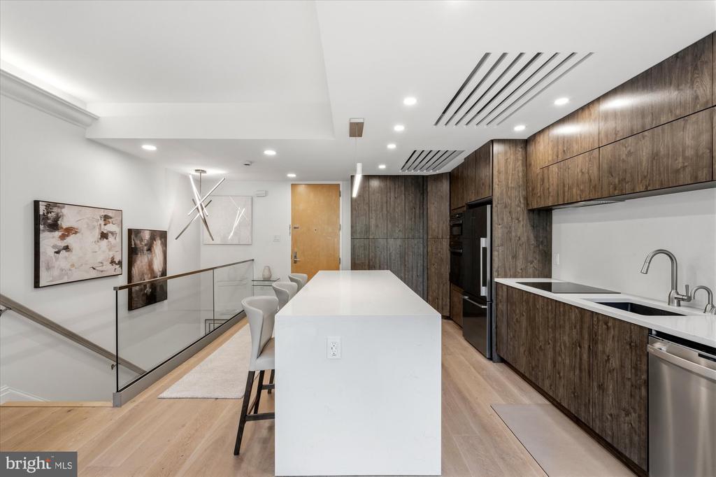 3251 PROSPECT STREET NW Unit: 304