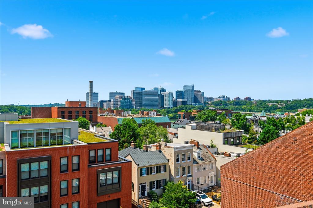3251 PROSPECT STREET NW Unit: 304