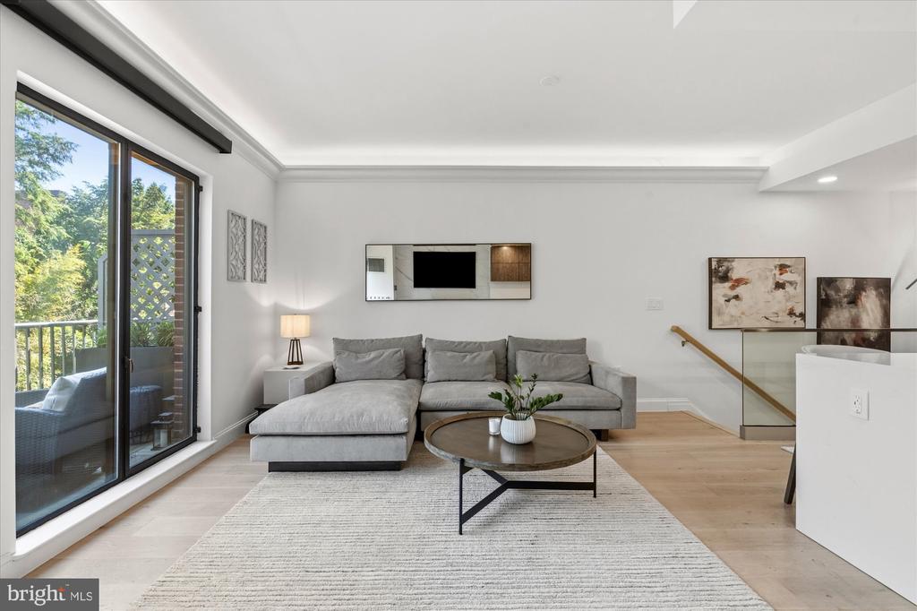 3251 PROSPECT STREET NW Unit: 304