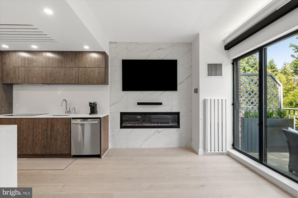 3251 PROSPECT STREET NW Unit: 304