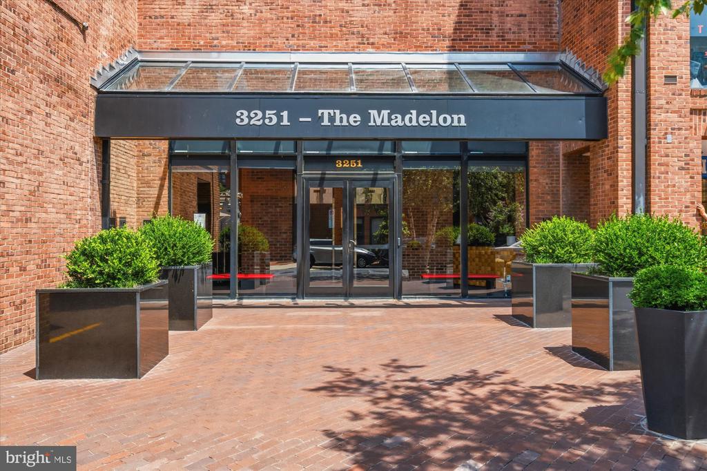 3251 PROSPECT STREET NW Unit: 304