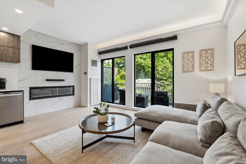 3251 PROSPECT STREET NW Unit: 304
